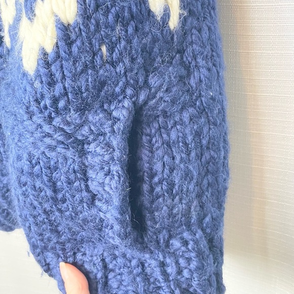 AEO•women’s wool blend thick chunky knit fair isle snowflake zipper vest medium - Picture 3 of 7